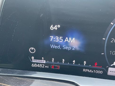 Used 2021 Cadillac Escalade ESV Premium Luxury AWD/4WD image 14