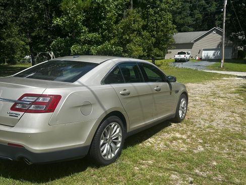 Used 2018 Ford Taurus Limited FWD image 5