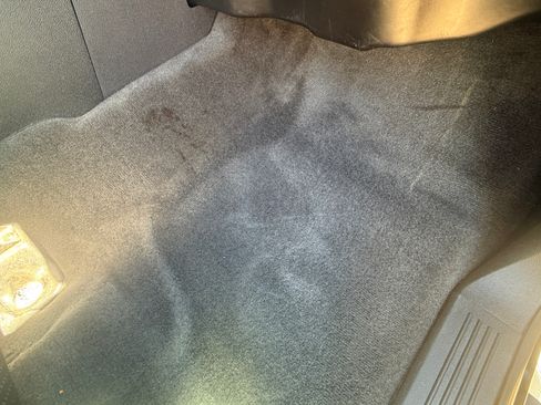 Used 2014 Chevrolet Suburban LT image 8