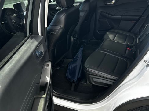 Used 2022 Ford Escape SEL image 8