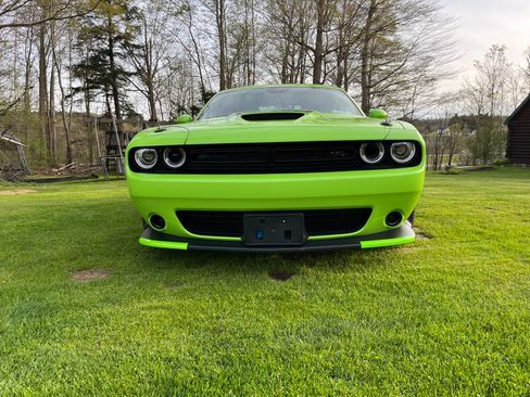 Used 2023 Dodge Challenger R/T w/ Performance Plus Package RWD image 4