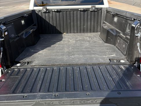 Used 2024 Toyota Tacoma TRD Off-Road image 12