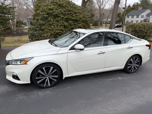 Used 2020 Nissan Altima 2.0 Platinum image 4