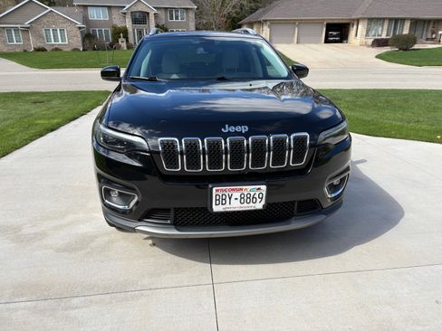 Used 2019 Jeep Cherokee Limited w/ Trailer Tow Group AWD/4WD image 8