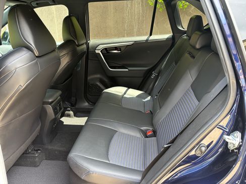 Used 2021 Toyota RAV4 XSE w/ XSE Grade Weather Package AWD/4WD image 15