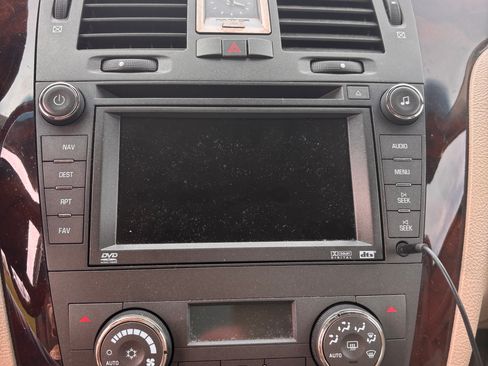 Used 2008 Cadillac DTS FWD image 10