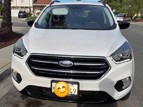 Used 2018 Ford Escape SE w/ SE Sport Appearance Package image 6