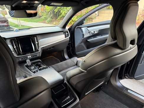 Used 2020 Volvo S90 T8 Inscription image 14
