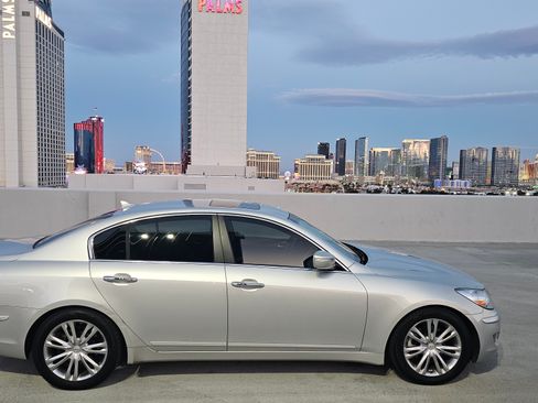 Used 2011 Hyundai Genesis 3.8 w/ Technology Pkg 4 image 11