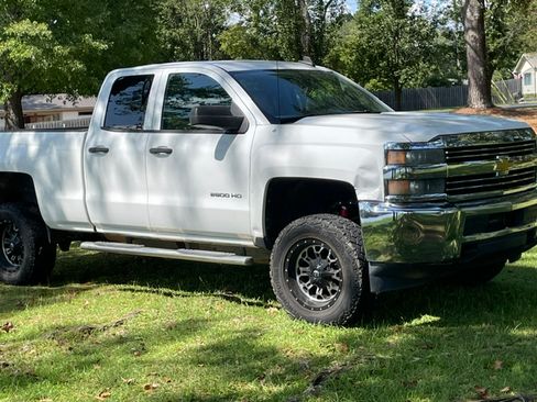 Used 2015 Chevrolet Silverado 2500 W/T w/ WT Convenience Package AWD/4WD image 9