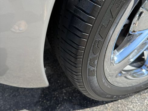 Used 2004 Chevrolet SSR w/ Preferred Equipment Group image 23