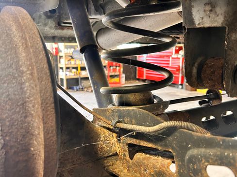 Used 2004 Pontiac Aztek 2WD w/ 1SB Preferred Equipment Group image 24