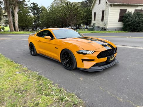 Used 2018 Ford Mustang GT Premium w/ GT Performance Package image 13