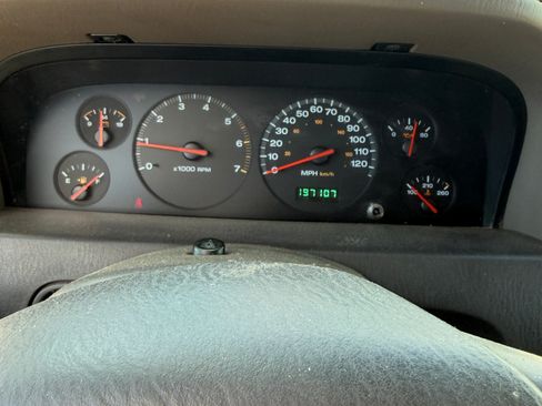 Used 2001 Jeep Grand Cherokee Laredo image 4