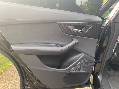 Used 2023 Audi RS Q8 image 21