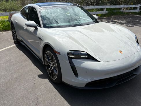 Used 2022 Porsche Taycan 4S image 5