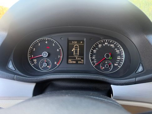 Used 2012 Volkswagen Passat 2.5 SE image 19