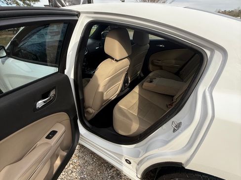 Used 2013 Dodge Charger SE w/ Sport Appearance Group image 13