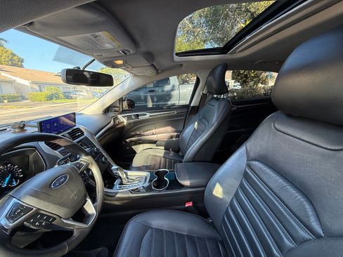 Used 2016 Ford Fusion SE w/ Equipment Group 202A image 12