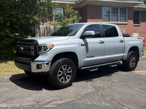Used 2018 Toyota Tundra Limited w/ Limited Premium Package AWD/4WD image 1