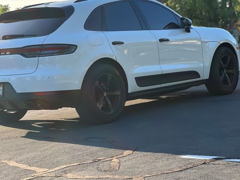 Used 2021 Porsche Macan AWD/4WD image 16
