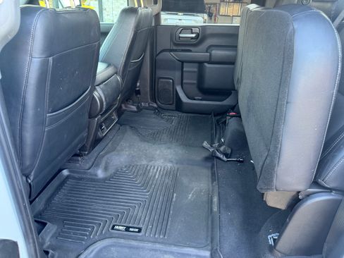 Used 2022 Chevrolet Silverado 2500 Custom w/ Custom Value Package AWD/4WD image 18