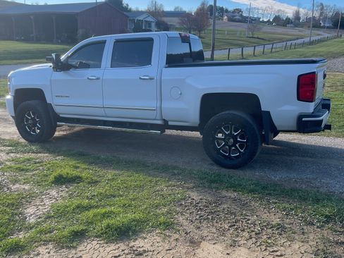 Used 2017 Chevrolet Silverado 2500 LTZ w/ Duramax Plus Package image 5