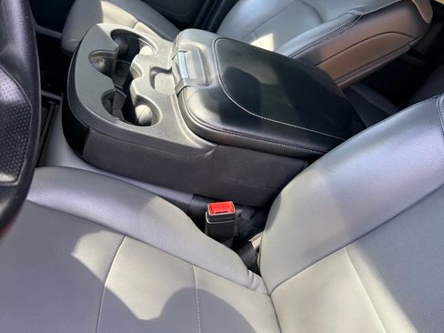 Used 2024 RAM 3500 Tradesman w/ Chrome Appearance Group image 11