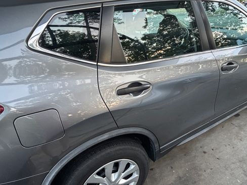 Used 2019 Nissan Rogue S FWD image 2