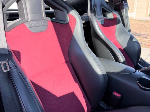 Used 2015 Nissan 370Z NISMO image 22