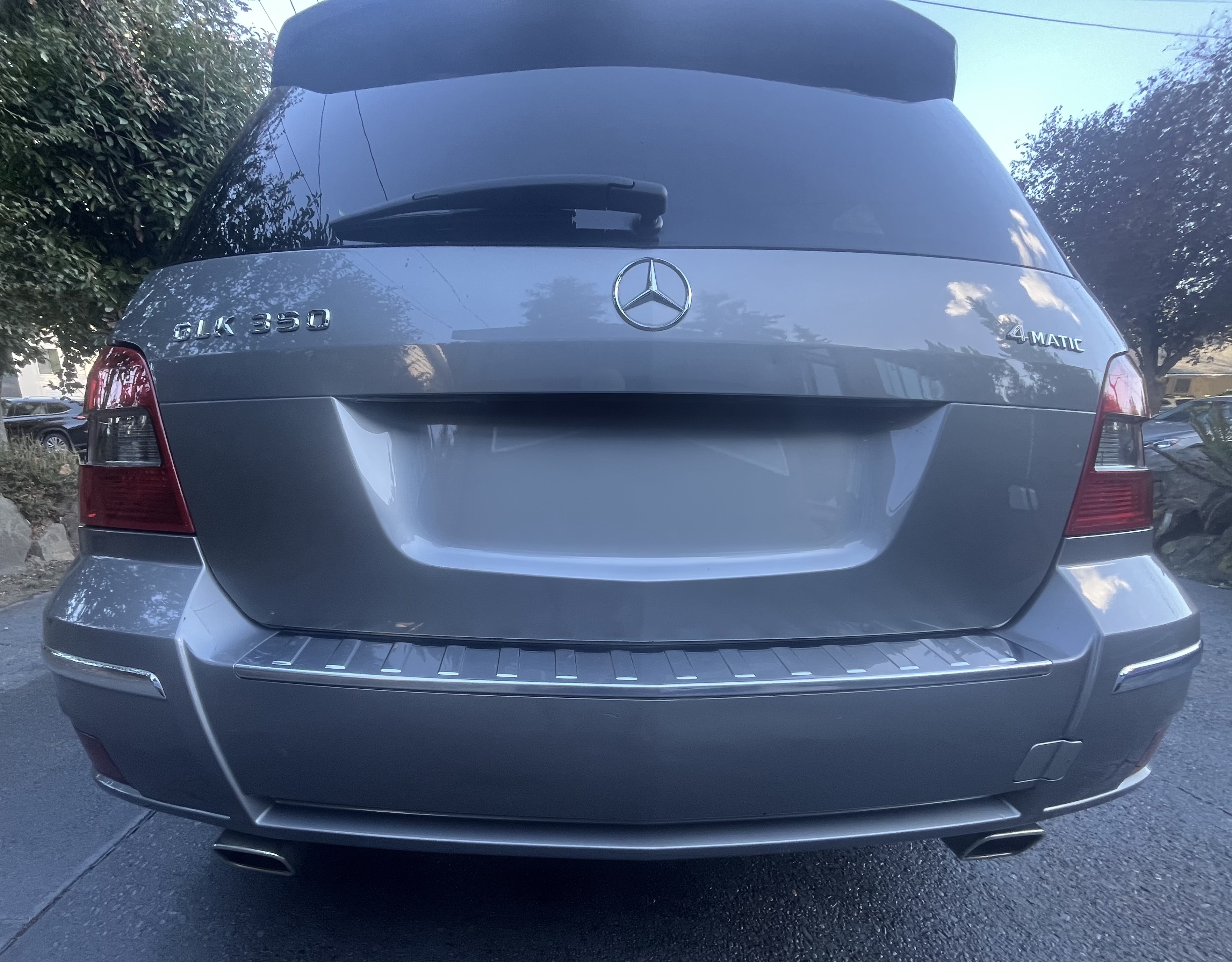 Used 2011 Mercedes-Benz GLK 350 4MATIC image 9