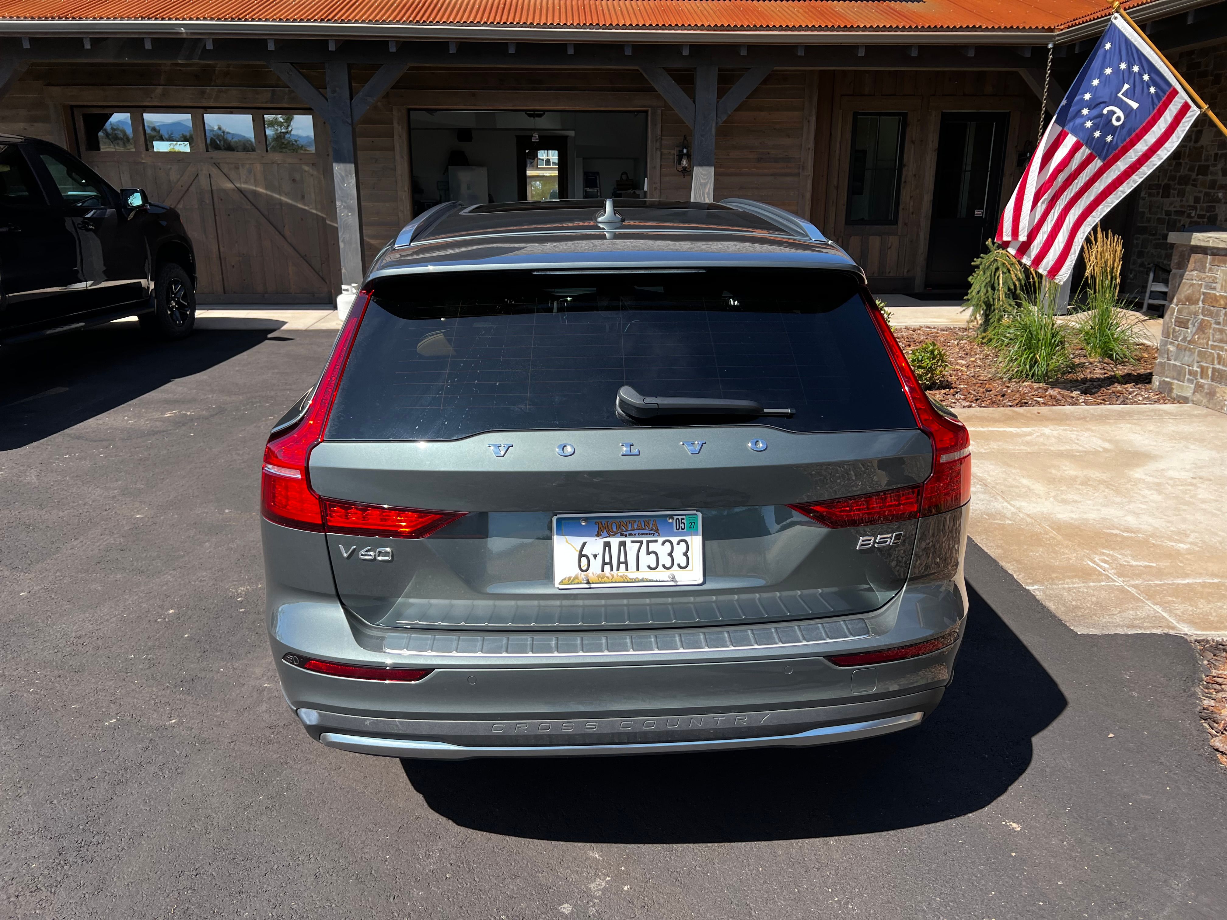 Used 2026 Volvo V60 B5 Cross Country Ultra w/ Protection Package Premier AWD/4WD image 4