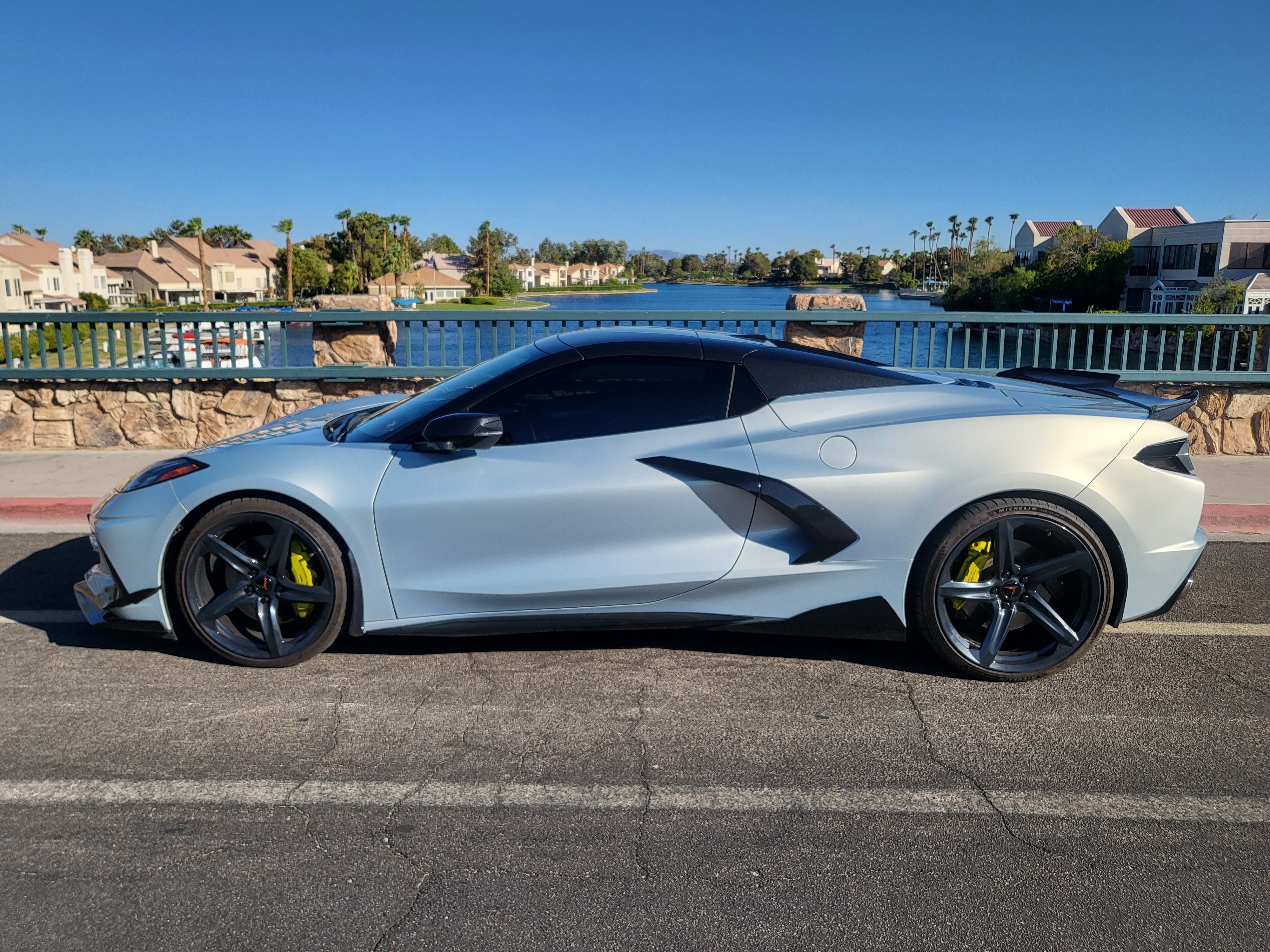 Used 2021 Chevrolet Corvette Stingray Premium Conv w/ Z51 Performance Package RWD image 1
