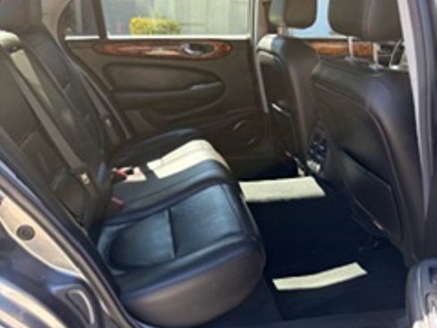 Used 2008 Jaguar XJ8 image 11