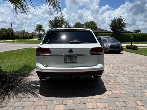 Used 2022 Volkswagen Atlas SE w/ Panoramic Sunroof Package FWD image 5