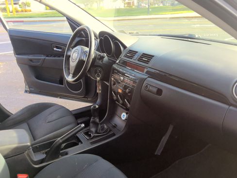 Used 2009 MAZDA MAZDA3 s Touring image 4