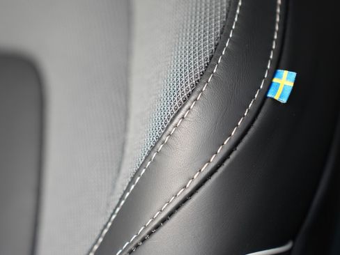 Used 2025 Volvo V60 T8 Polestar w/ Protection Package Premier image 25