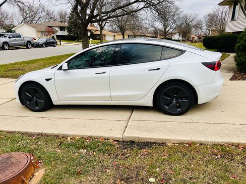 Used 2023 Tesla Model 3 Standard Range image 11