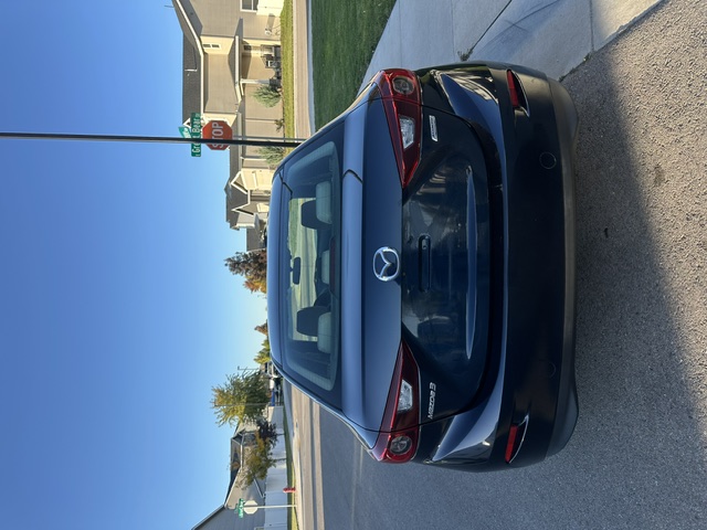 Used 2017 MAZDA MAZDA3 Sport w/ Preferred Equipment Package FWD image 5