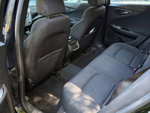 Used 2017 Chevrolet Malibu LT FWD image 8