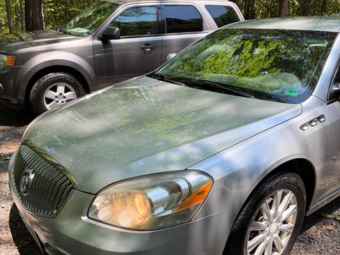 Used 2011 Buick Lucerne CXL w/ Driver Confidence Package FWD image 4