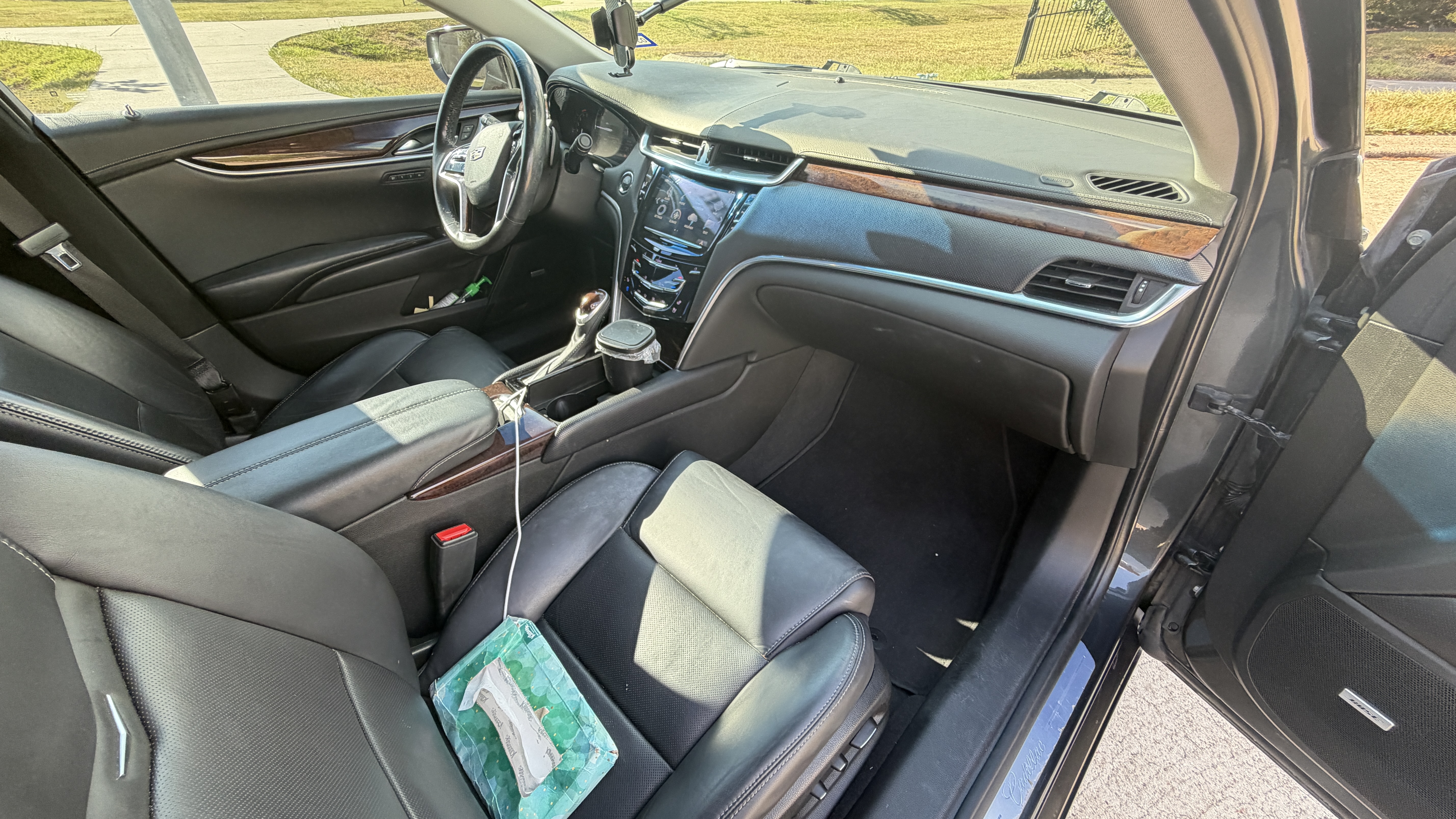 Used 2017 Cadillac XTS Luxury w/ Driver Awareness Package FWD image 6