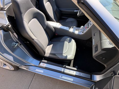 Used 2006 Chrysler Crossfire Limited RWD image 10