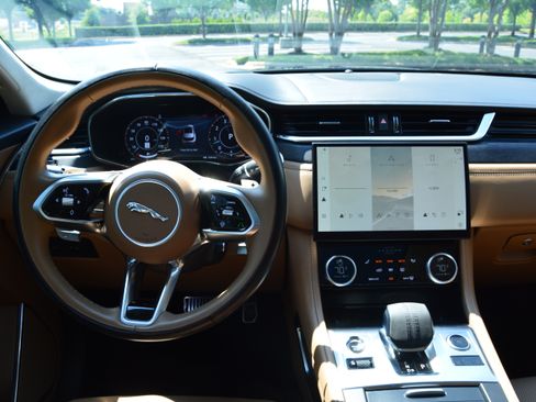 Used 2021 Jaguar F-PACE S AWD/4WD image 12