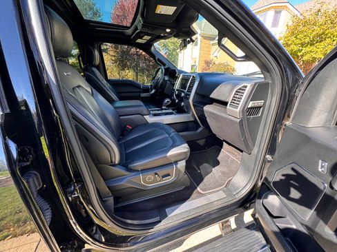 Used 2018 Ford F150 Platinum w/ Equipment Group 701A Luxury image 13