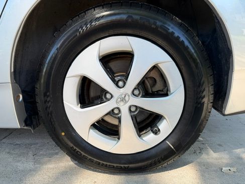 Used 2013 Toyota Prius Four FWD image 13