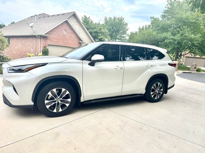 Used 2021 Toyota Highlander XLE