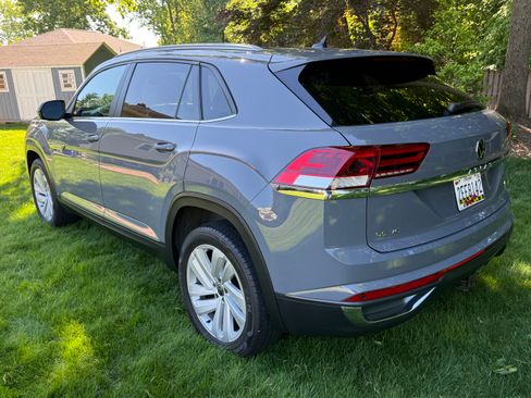 Used 2020 Volkswagen Atlas Cross Sport SE w/ Panoramic Sunroof Package AWD/4WD image 9