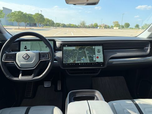 Used 2023 Rivian R1S Adventure AWD/4WD image 14