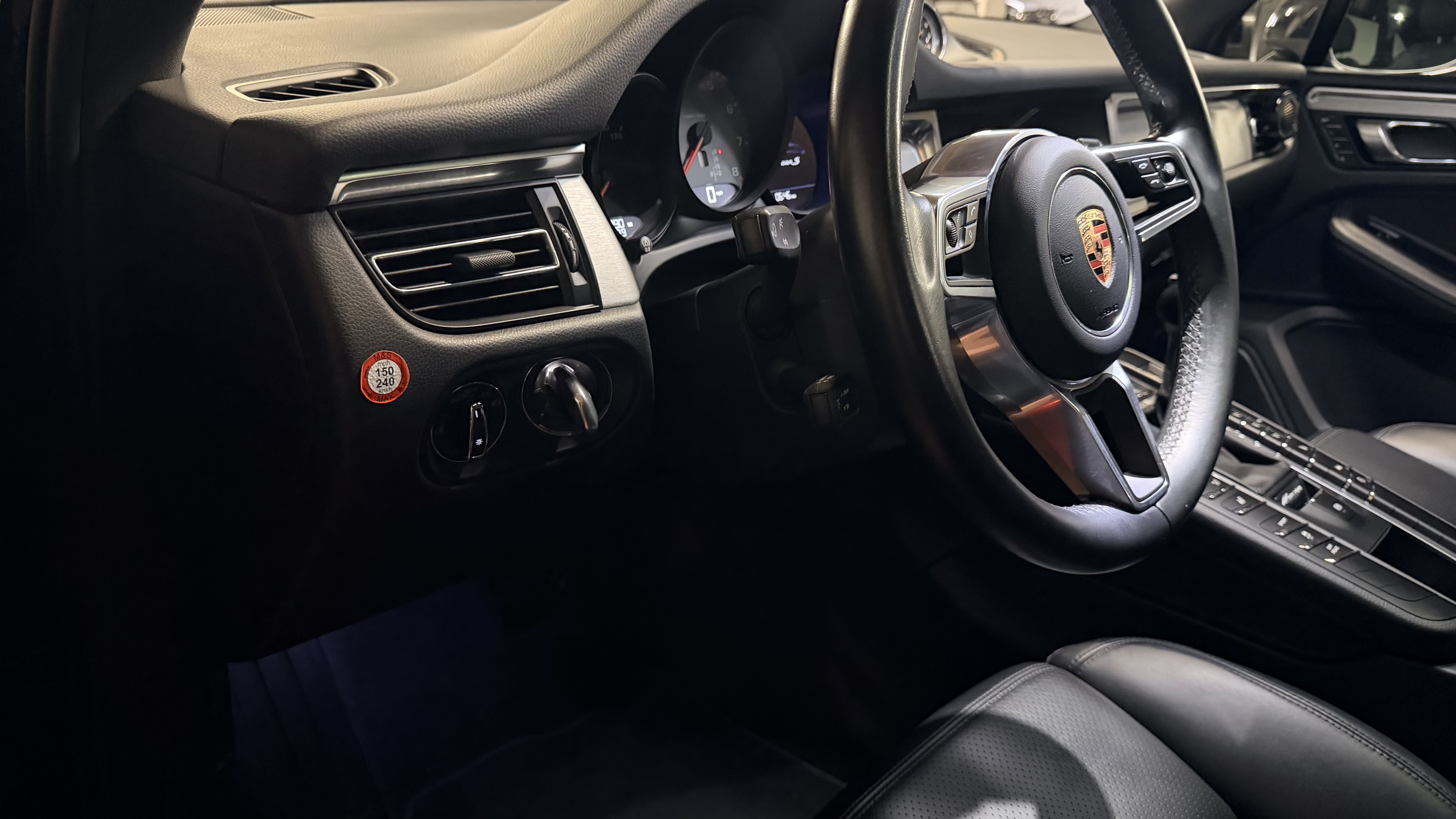 Used 2021 Porsche Macan S AWD/4WD image 25